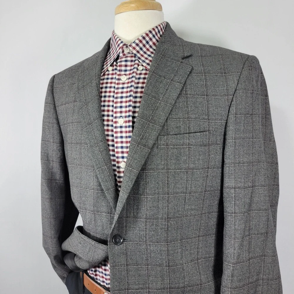 JOS A‎ BANK Men's Sport Coat Blazer Two Button Gray Windowpane Wool Size 41L